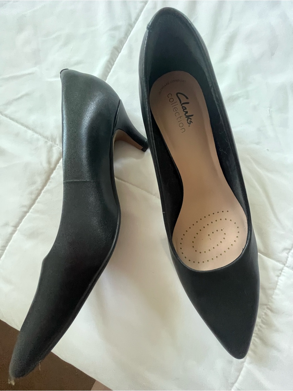 Black Pointed Toe Kitten Heel Pumps - Clarks 8.5